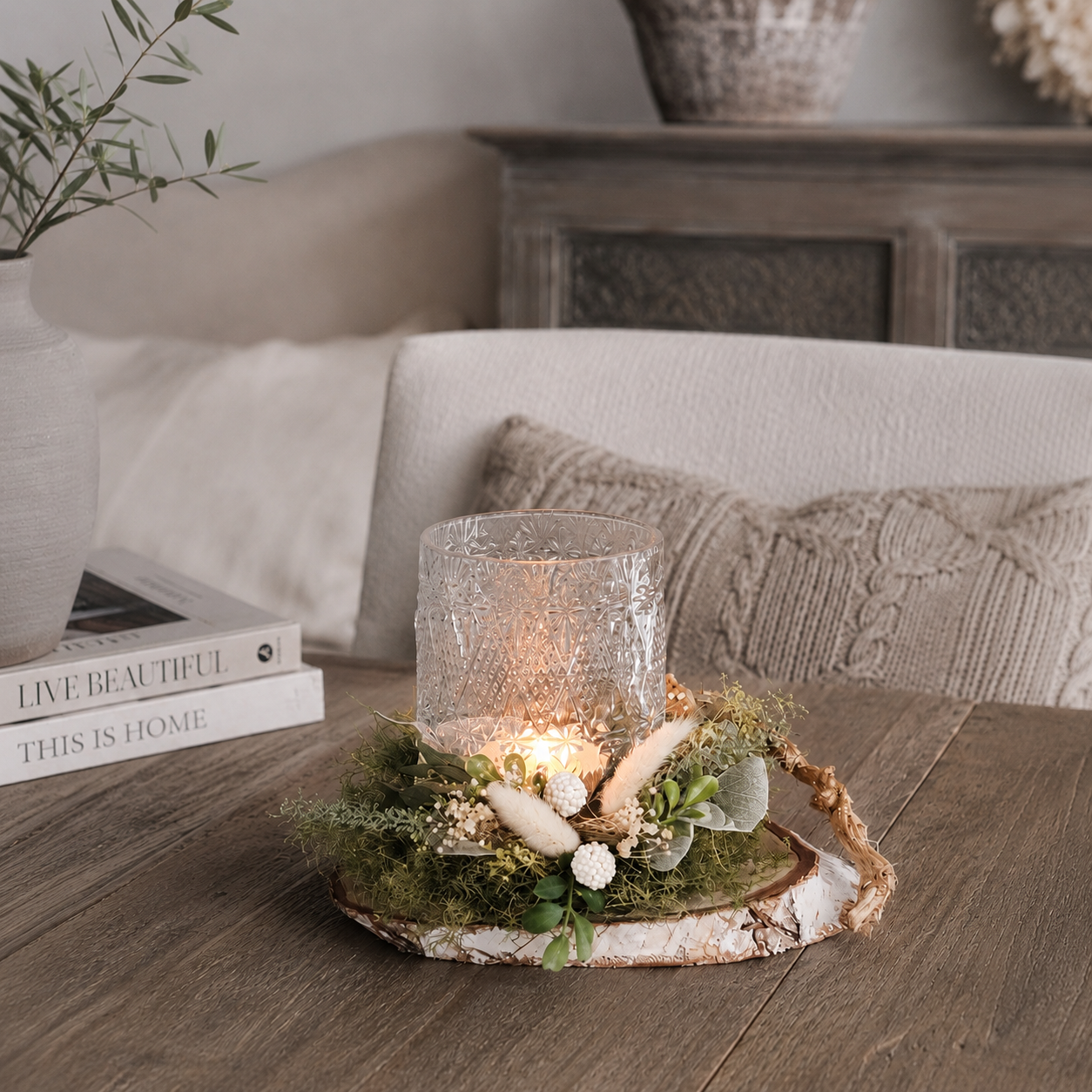 „Asparagus-Kranz mit Windlicht“ auf Birkenholz mit Trockenblumen & Naturdeko