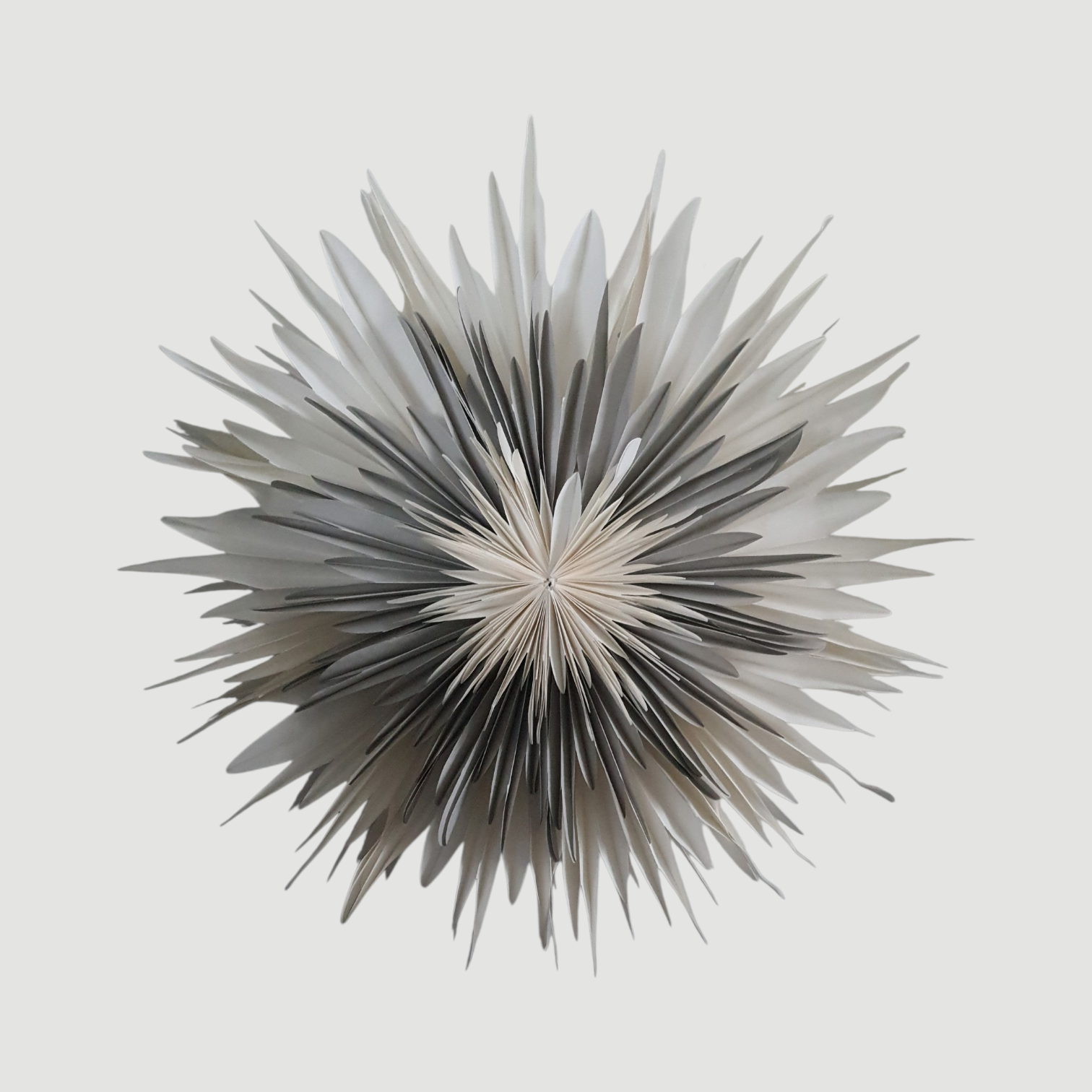 Dalia Pergament Papierblume weiß-grau-weiß D.60 cm